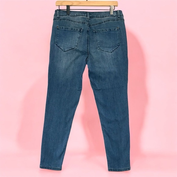 Kensie Women's Blue Denim Jeans Embroidered Bird Design Mid Rise skinny Sz 8 - Picture 2 of 12